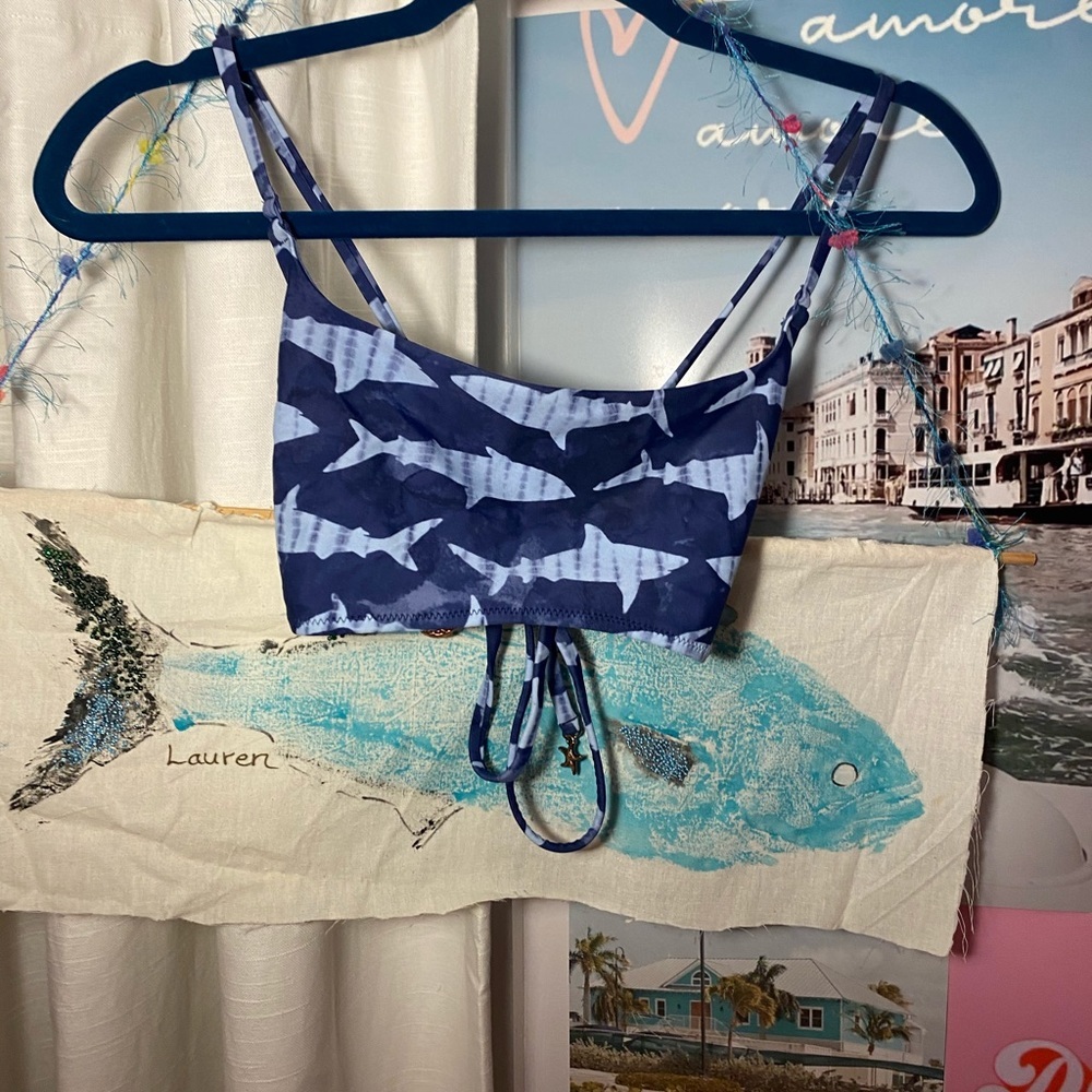 Aerie shark bikini top size medium SUPER RARE